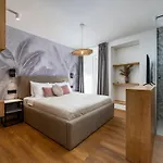 Room In An Apartment In Central Location