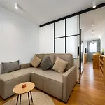 Room In An Apartment In Central Location